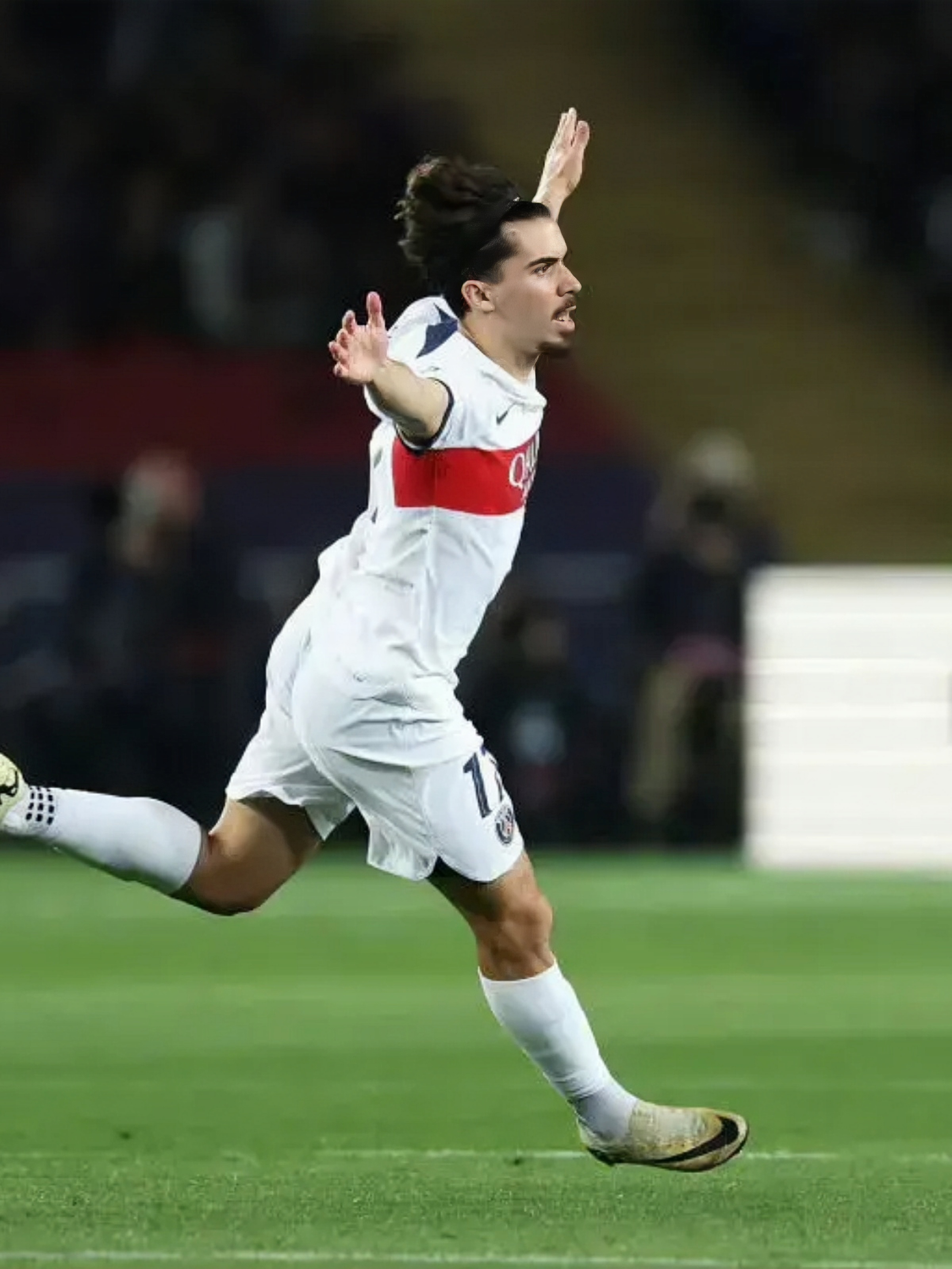 乐竟官网 -关于训练课后欧冠传出新动向;瓦伦西亚遗憾出局;高层表态——话题不断;赛程密集仍需轮换的信息